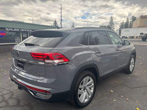 Used 2021 Volkswagen Atlas Cross Sport SE image 5