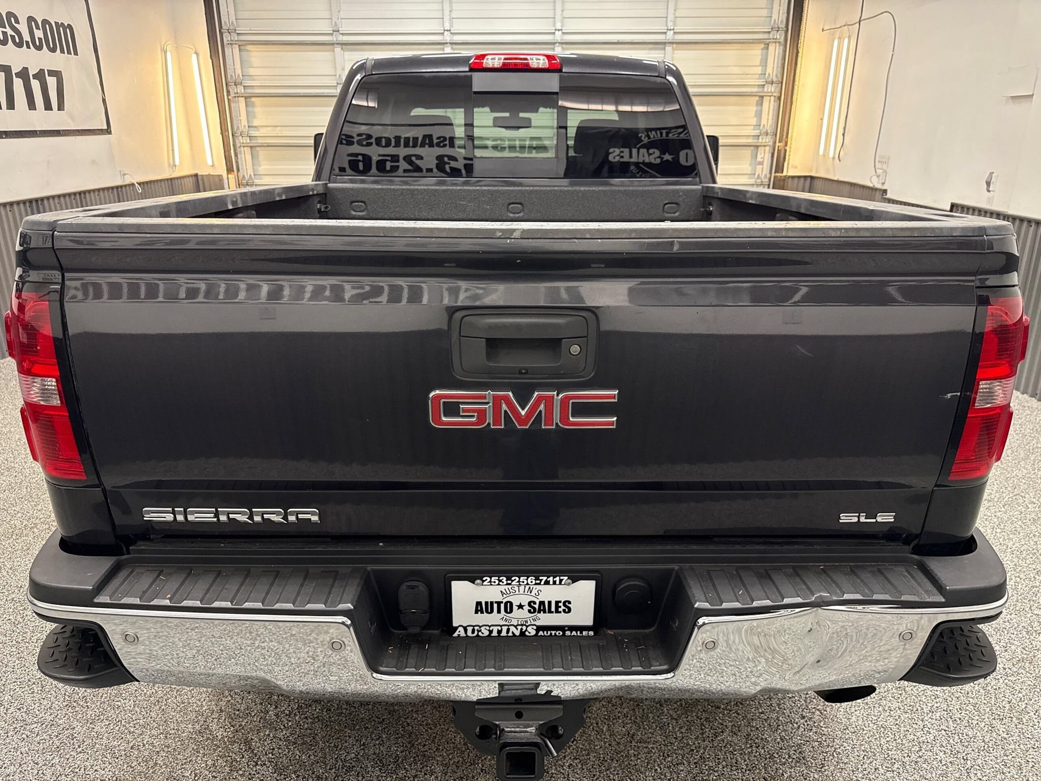 Used 2015 GMC Sierra 2500 SLE w/ SLE Preferred Package AWD/4WD image 4