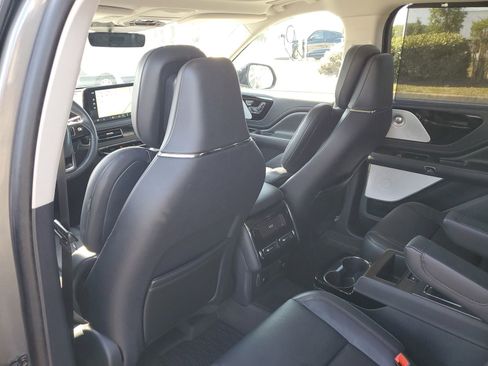 Used 2025 Lincoln Aviator Reserve w/ Equipment Group 201A AWD/4WD image 10
