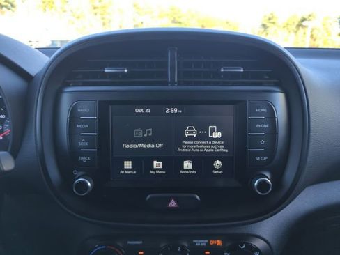 Used 2021 Kia Soul LX image 18