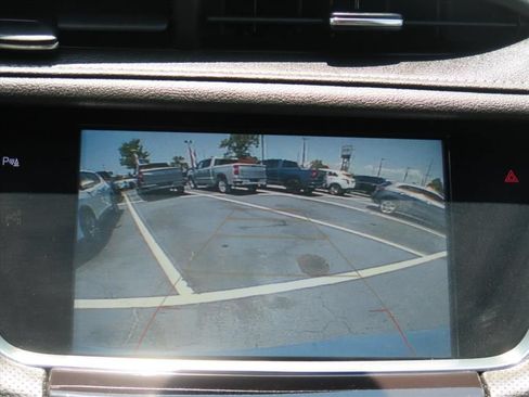 Used 2018 Cadillac XT5 Luxury w/ Driver Awareness Package FWD image 18