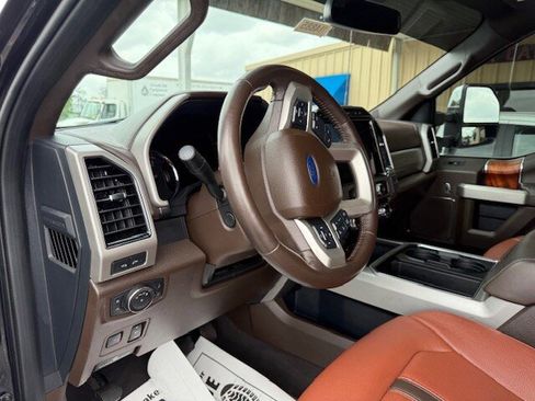 Used 2022 Ford F250 King Ranch w/ King Ranch Ultimate Package image 12