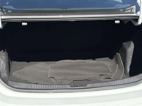 Used 2024 Chevrolet Malibu LT image 32