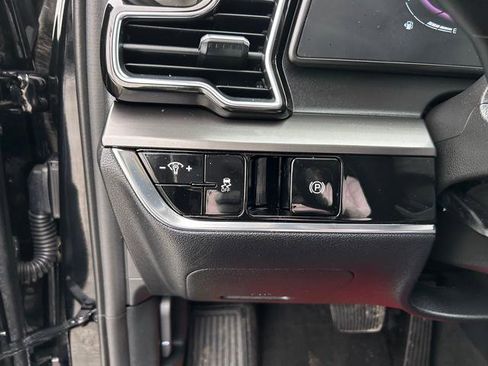 Certified 2023 Kia Sportage EX image 24