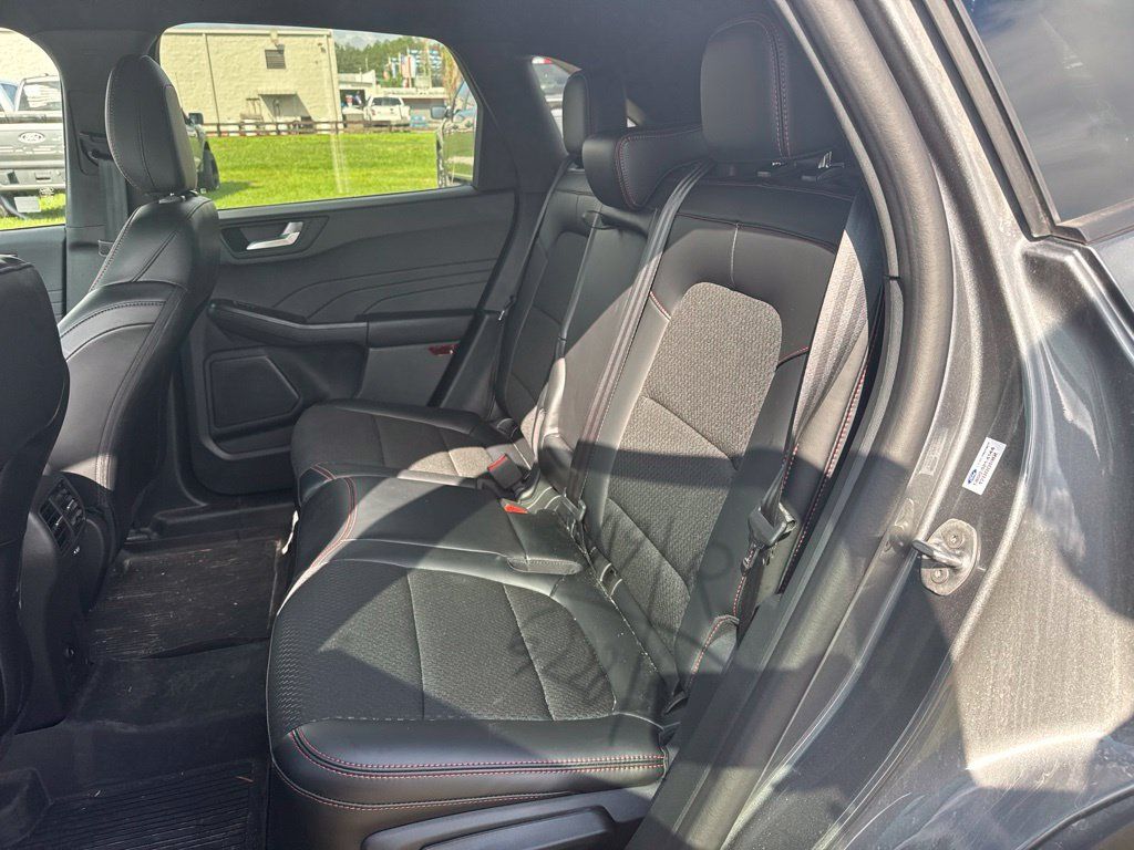 Used 2026 Ford Escape ST-Line Select w/ Tech Pack #1 AWD/4WD image 13