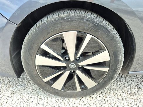 Used 2022 Nissan Altima 2.5 SV FWD image 9