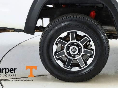 Used 2018 Toyota Tacoma TRD Off-Road image 50