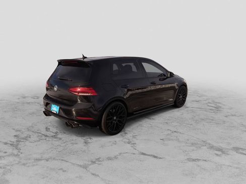 Used 2018 Volkswagen Golf R 4-Door image 8