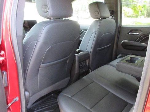 Used 2025 Chevrolet Colorado LT w/ LT Convenience Package RWD image 14