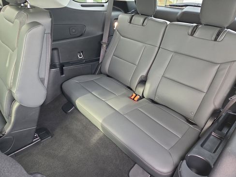 Used 2025 Ford Explorer Active w/ Active Comfort Package image 14