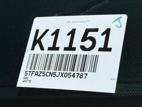 Used 2018 Toyota Tacoma SR5 RWD image 30