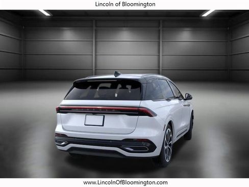 New 2026 Lincoln Nautilus Reserve image 11