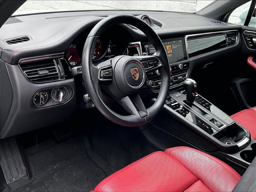 Certified 2023 Porsche Macan S AWD/4WD image 4
