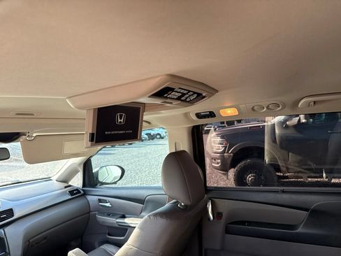 Used 2016 Honda Odyssey Touring image 16