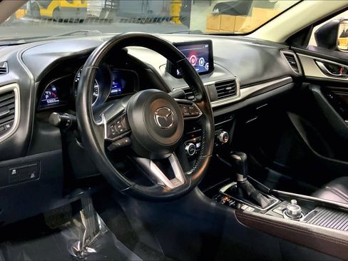 Used 2018 MAZDA MAZDA3 Touring image 17