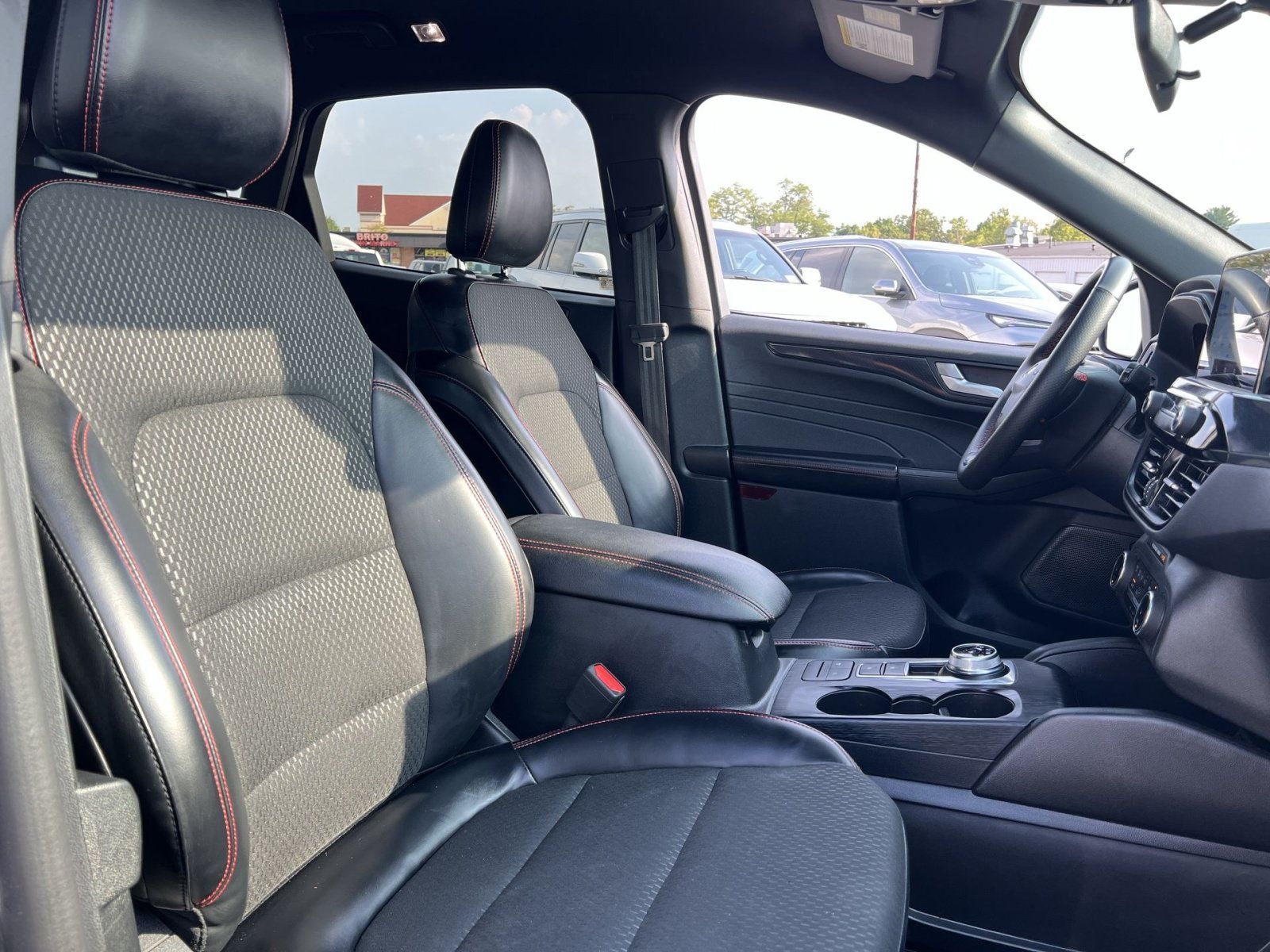 Certified 2025 Ford Escape ST-Line FWD image 25