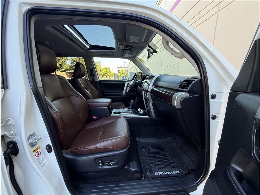 Used 2018 Toyota 4Runner Limited AWD/4WD image 13