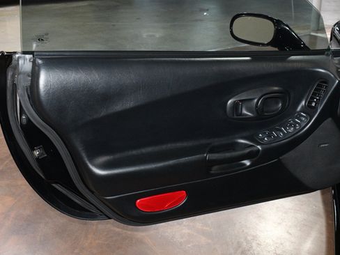Used 2003 Chevrolet Corvette Z06 w/ Memory Package, 3 Drivers RWD image 45