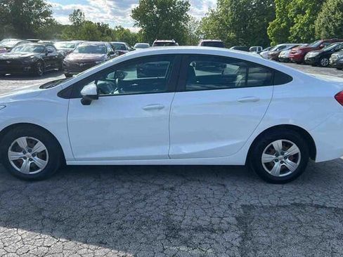 Used 2018 Chevrolet Cruze LS FWD image 5