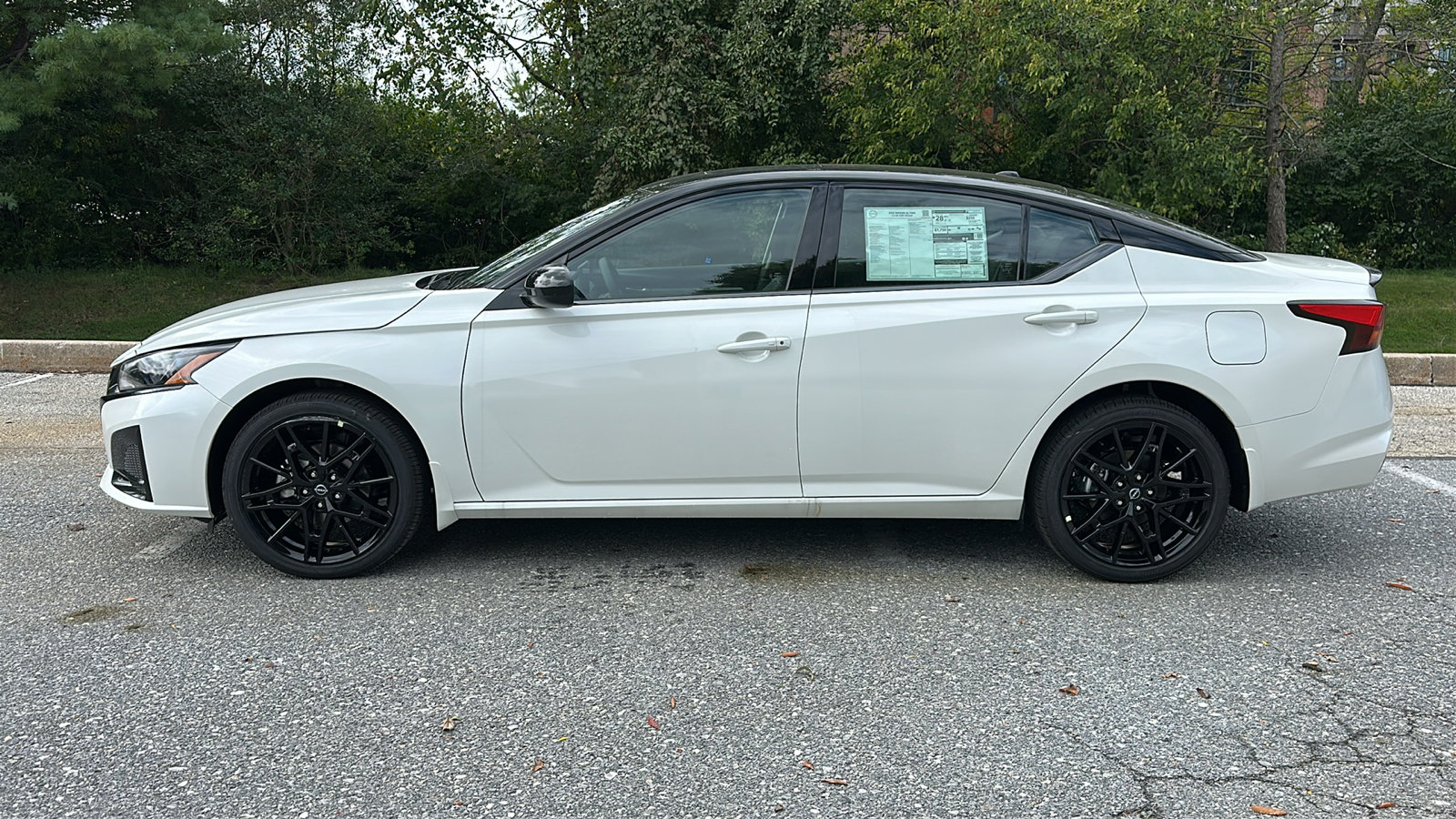 New 2026 Nissan Altima 2.5 SR AWD/4WD image 13