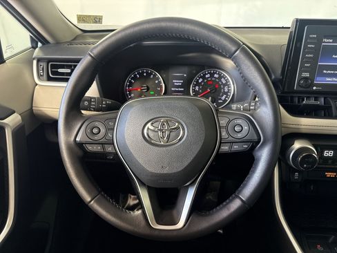 Used 2021 Toyota RAV4 XLE Premium FWD image 16