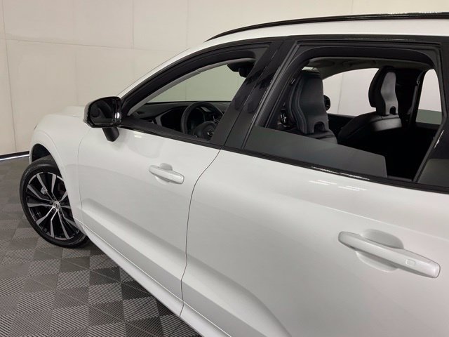 Used 2024 Volvo XC60 B5 Plus w/ Protection Package Premier AWD/4WD image 37