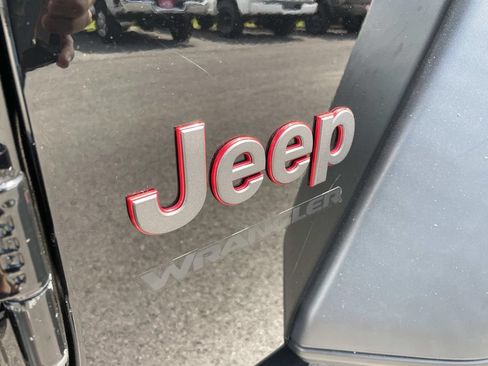 Used 2021 Jeep Wrangler Rubicon AWD/4WD image 34