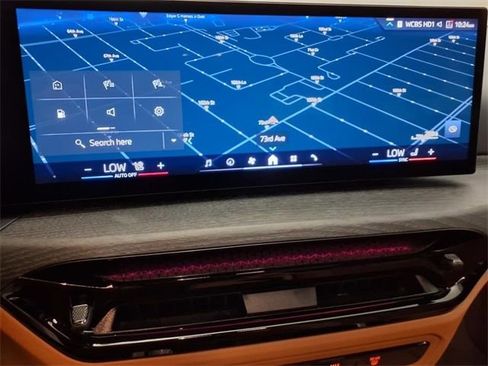 Used 2025 BMW 330i xDrive Sedan w/ Premium Package image 61