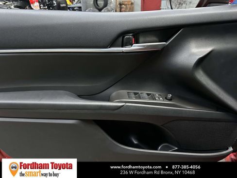 Used 2024 Toyota Camry SE image 17