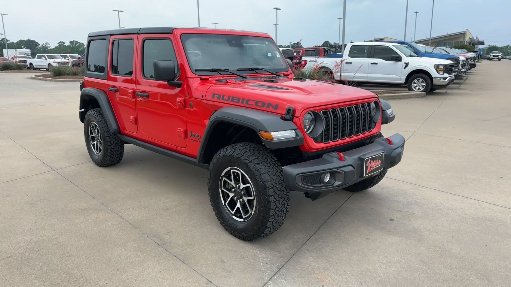 Used 2025 Jeep Wrangler Unlimited Rubicon AWD/4WD image 3