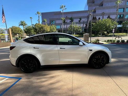 Used 2023 Tesla Model Y Long Range image 7