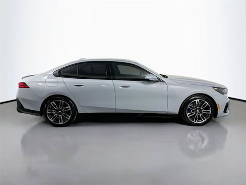 New 2026 BMW 530i xDrive w/ M Sport Package AWD/4WD image 8