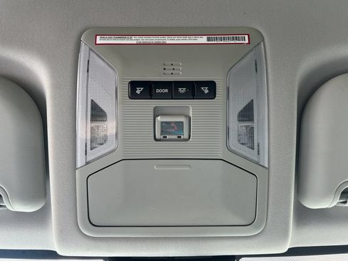Used 2020 Toyota RAV4 LE FWD image 18
