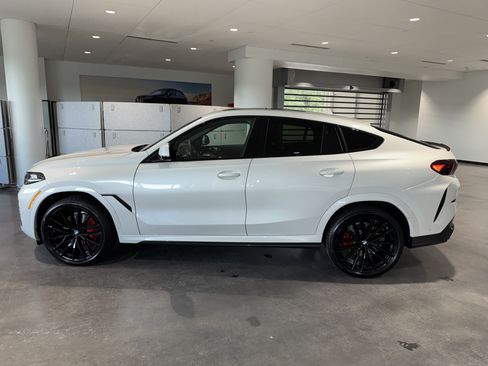 New 2027 BMW X6 xDrive40i w/ Climate Comfort Package AWD/4WD image 4