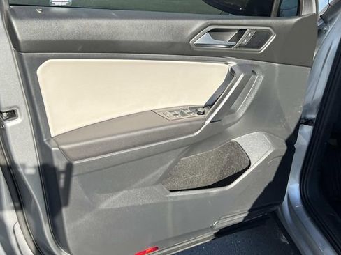 Used 2020 Volkswagen Tiguan SE w/ Panoramic Sunroof Package FWD image 16