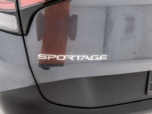 Used 2023 Kia Sportage EX FWD image 5