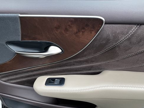 Used 2018 Lexus LS 500 AWD w/ Accessory Package (Z1) image 40