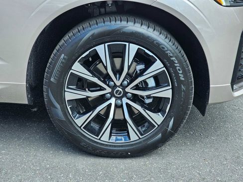 New 2025 Volvo XC60 B5 Core w/ Protection Package Premier image 9