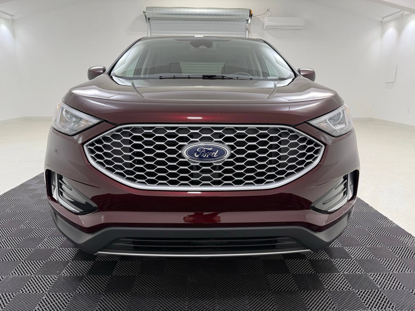 Used 2024 Ford Edge SEL w/ Convenience Package AWD/4WD image 2