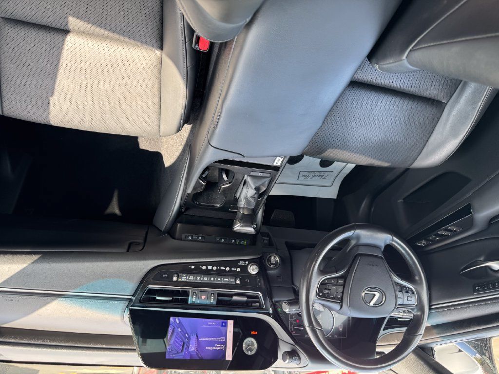 Used 2024 Lexus ES 350 w/ Premium Package FWD image 12