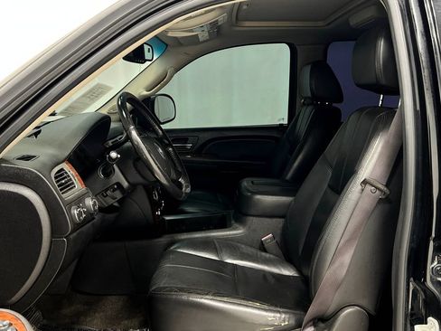 Used 2008 Chevrolet Suburban LTZ w/ LTZ Preferred Equipment Group AWD/4WD image 12