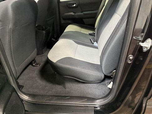 Used 2021 Toyota Tacoma TRD Off-Road w/ Technology Package image 48