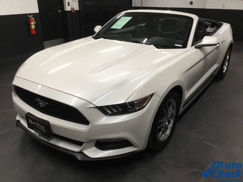 Used 2017 Ford Mustang Convertible image 6