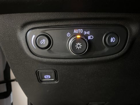 Used 2024 GMC Terrain SLT image 20