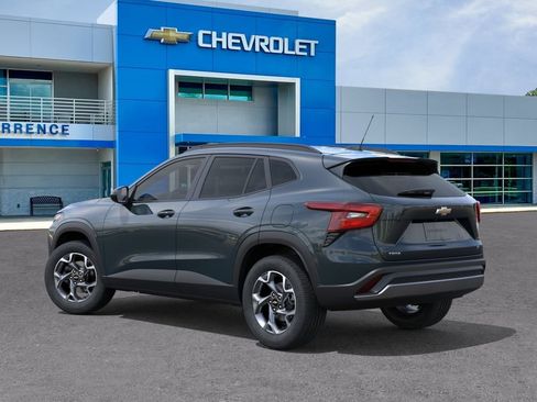 New 2026 Chevrolet Trax LT w/ LT Convenience Package FWD image 24
