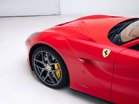 Used 2014 Ferrari F12 Berlinetta image 16
