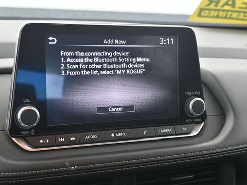 Used 2024 Nissan Rogue S FWD image 25