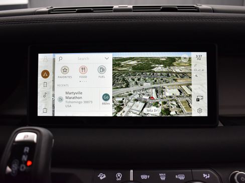 Used 2023 Land Rover Defender 90 SE image 28