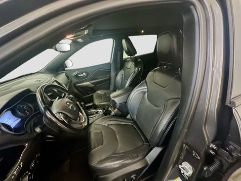 Used 2021 Jeep Cherokee Latitude Lux 80th Anniv w/ Quick Order Package 2YU 80th AWD/4WD image 13