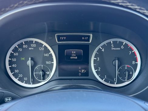 Used 2019 INFINITI QX30 w/ Cargo Package FWD image 30